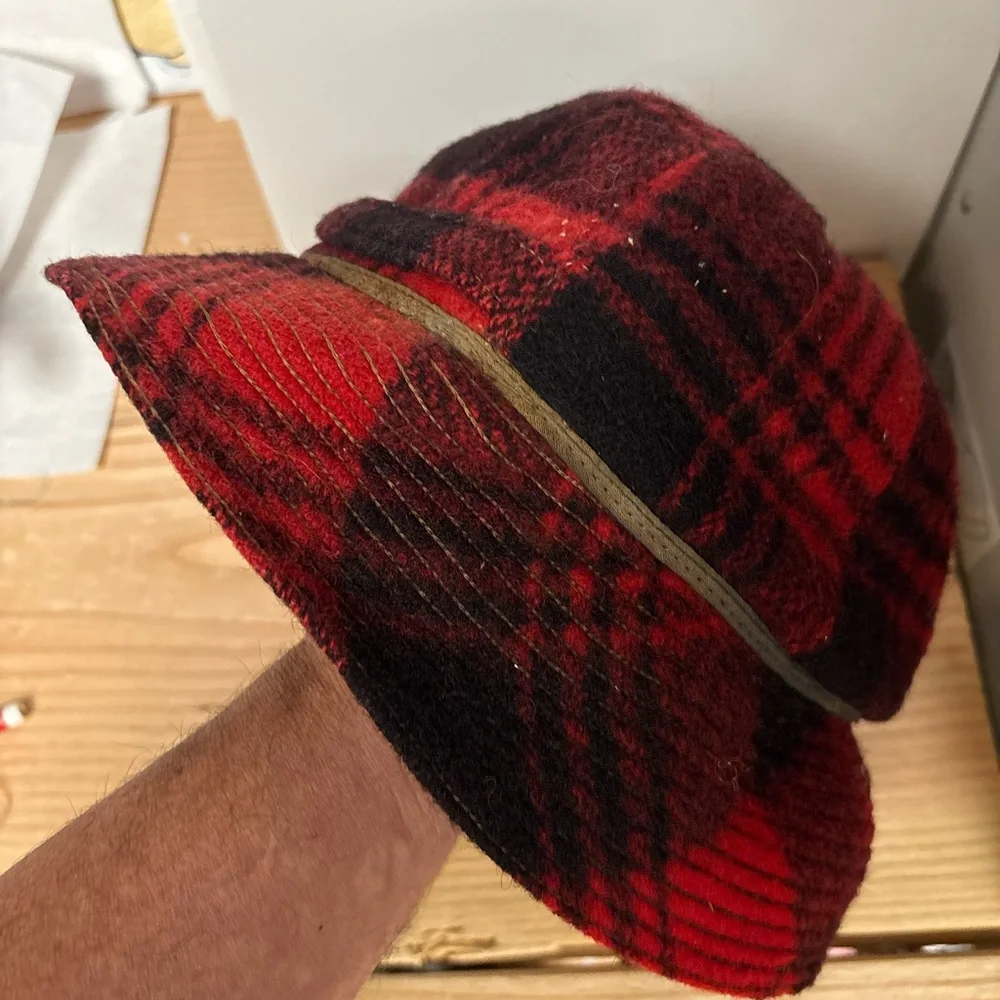 🔥 Vintage Red and Black Plaid Hunting Bucket Hat 🔥 - Picture 6 of 6